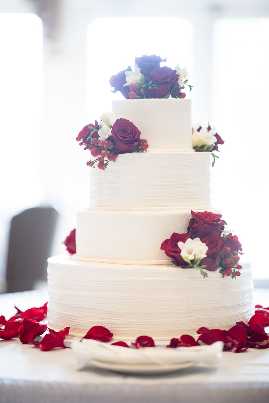 White 4-layered Fondant Cake, celebration, chocolate, confection, HD wallpaper