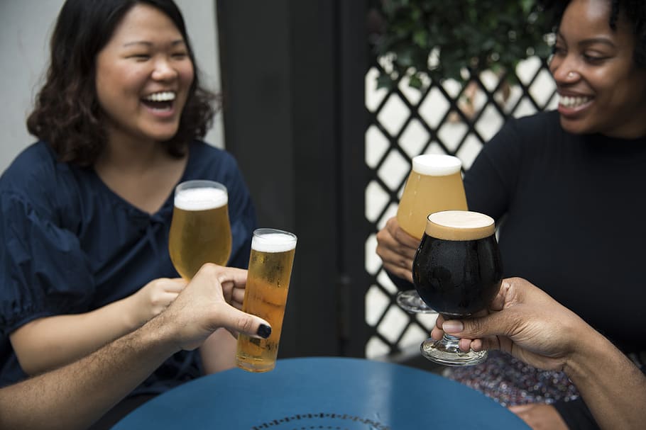 Women Laughing Holding Glass Of Drinks, beer, beverage, enjoyment HD wallpaper