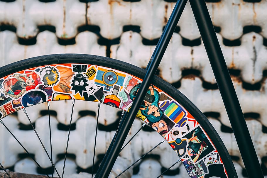 black bicycle, krasnodar, russia, wall, wheel, urban, creative, HD wallpaper