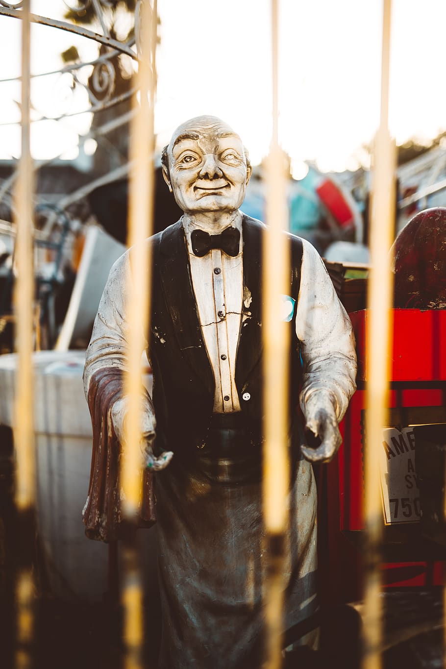 butler ceramic decor, representation, human representation, mask HD wallpaper
