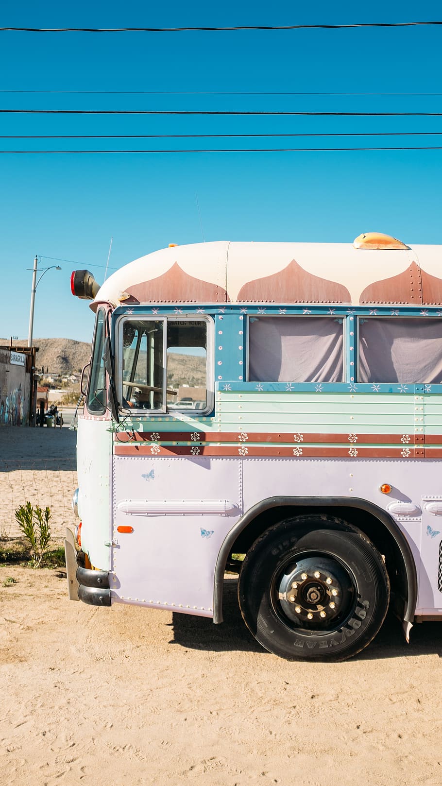 white bus on road, mode of transportation, land vehicle, day HD wallpaper