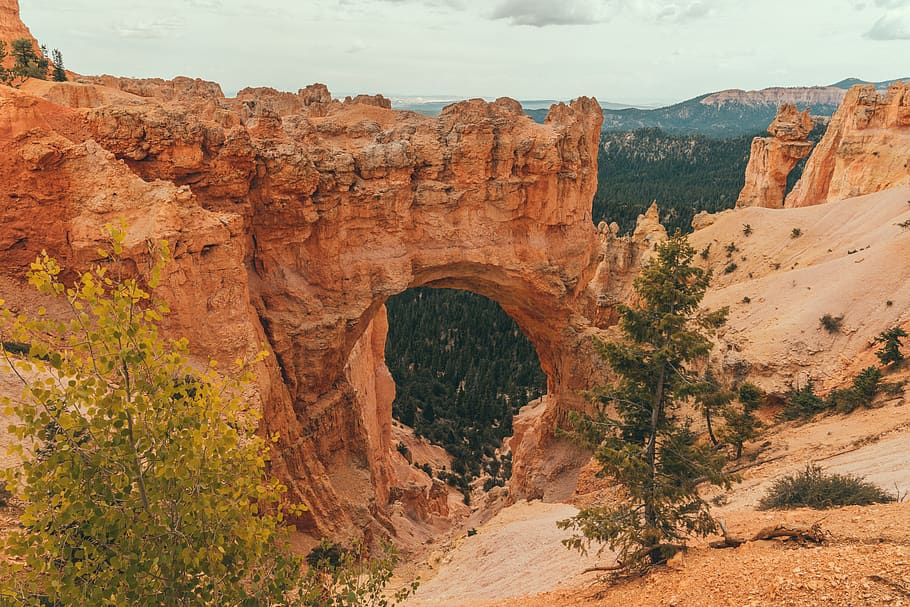 brown rock formation during daytime, nature, mountain, outdoors HD wallpaper
