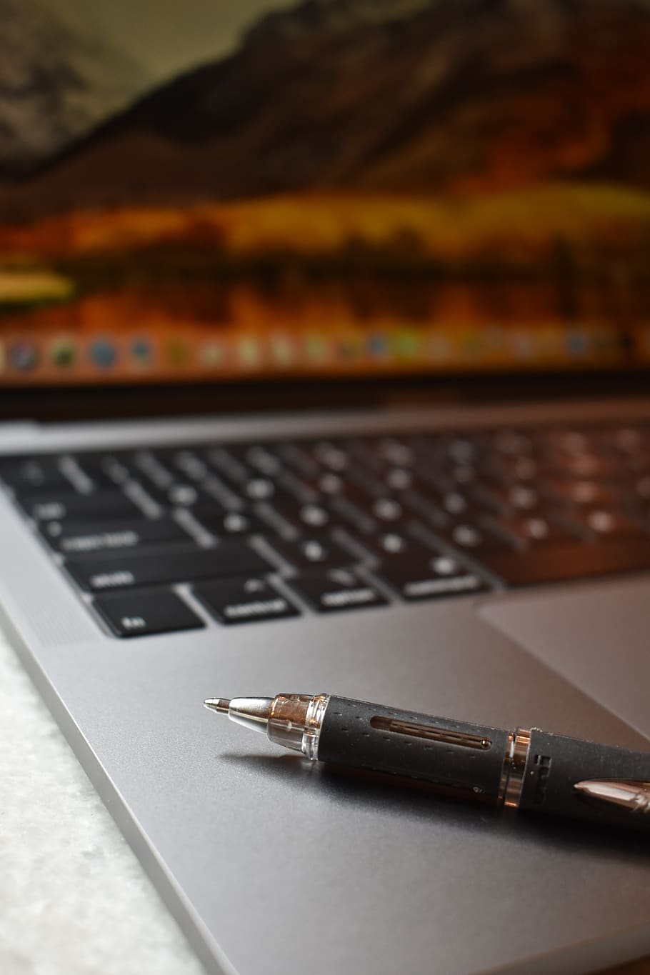 computer, apple, macintosh, esc, laptop, office, technology HD wallpaper