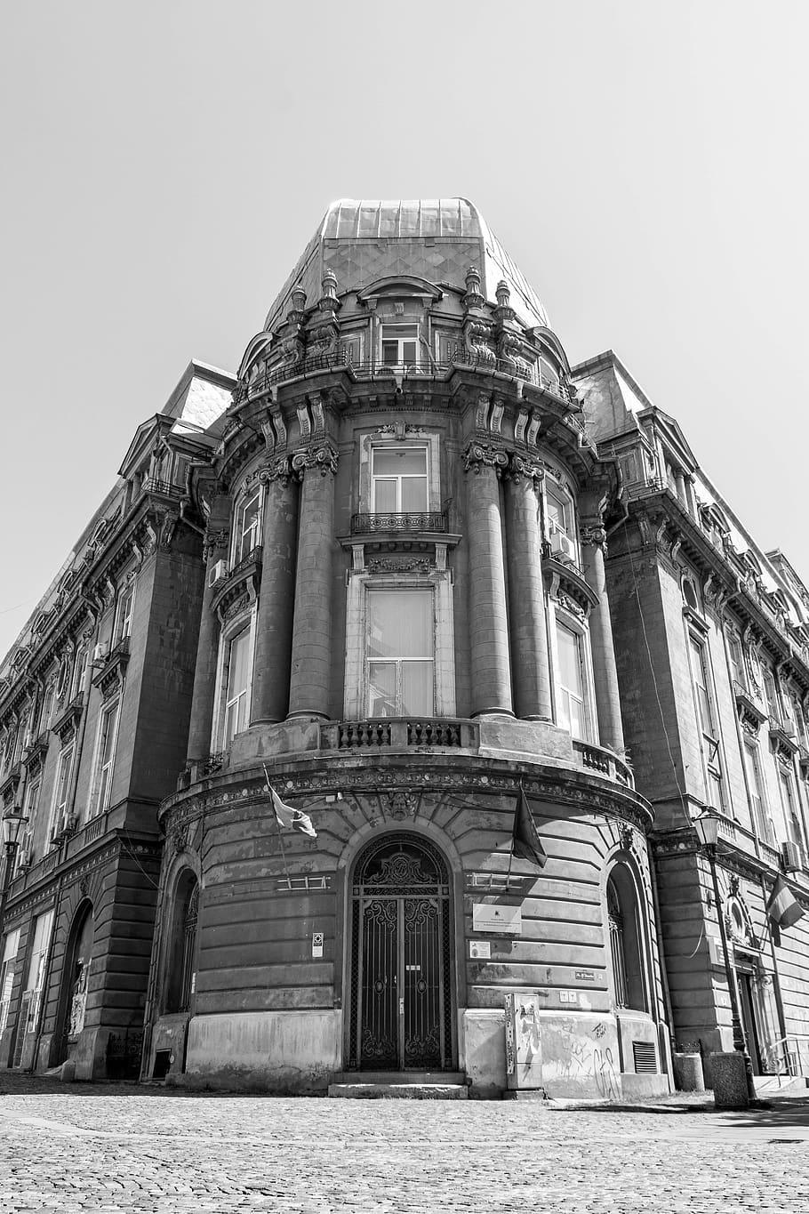 romania, bucharest, white, building, town, old, black, architecture HD wallpaper