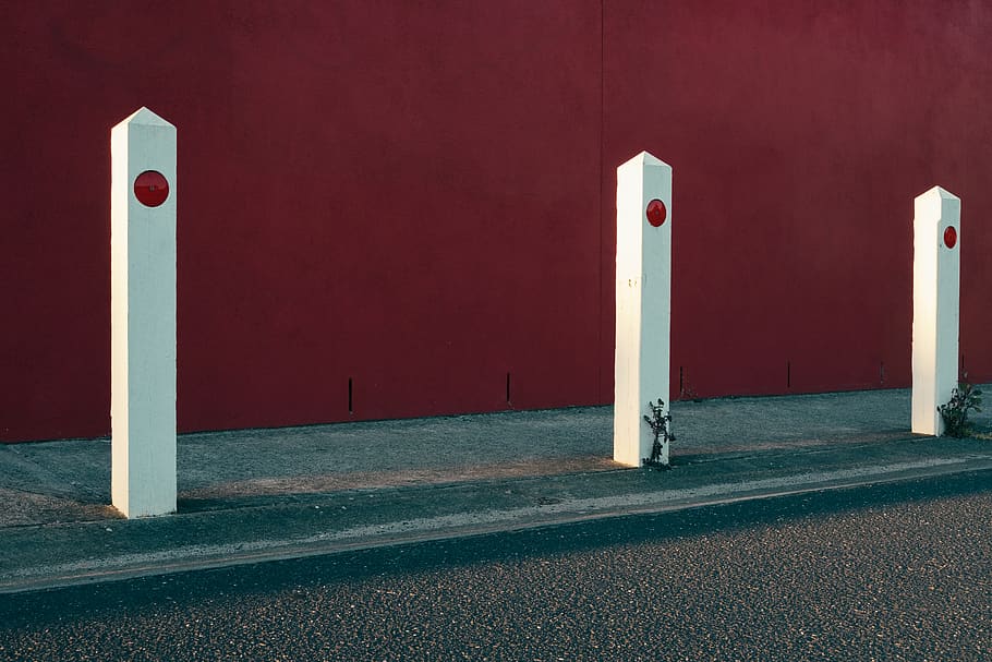 three white posts on road side, tarmac, asphalt, melbourne, street HD wallpaper