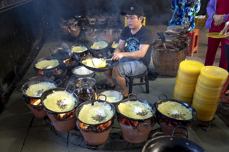 Man Cooking While Sitting, basket, chef, container, cooking pots HD wallpaper