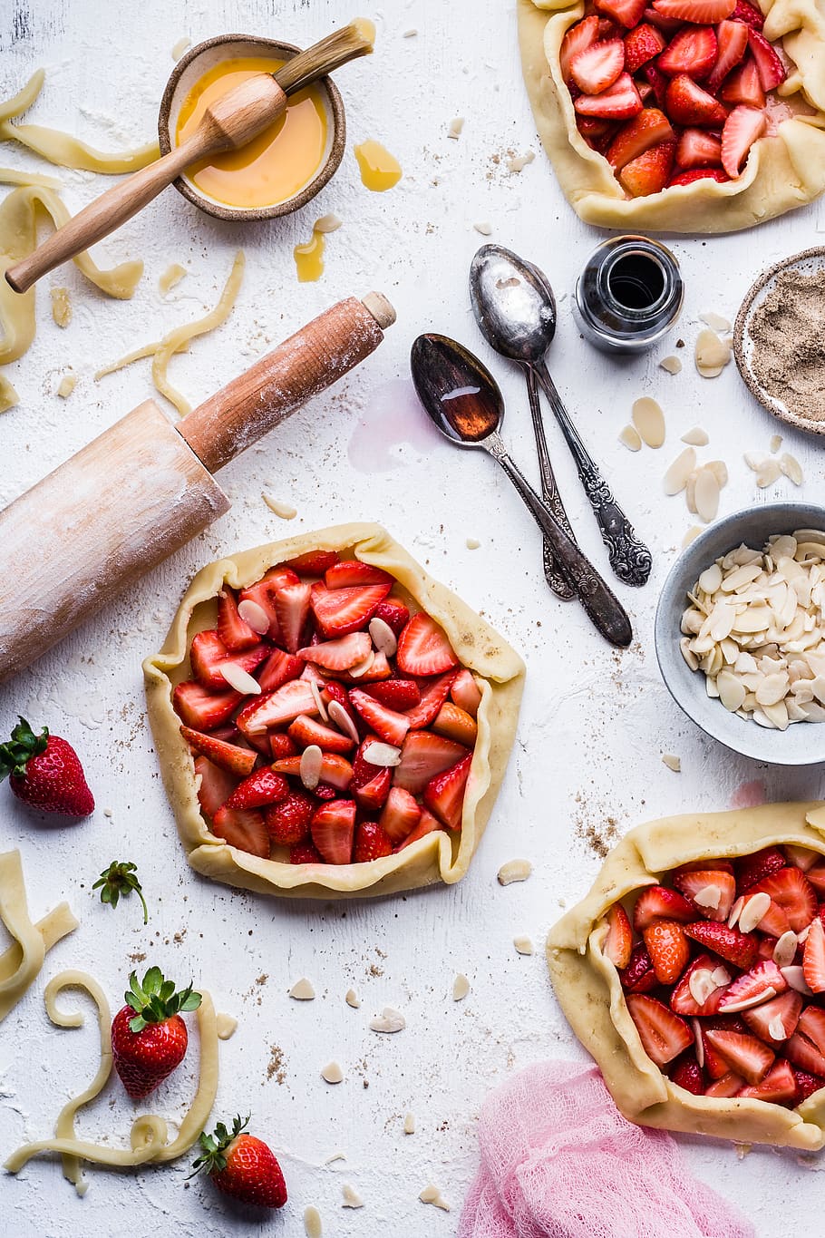 uncooked strawberry pie, food and drink, healthy eating, freshness HD wallpaper