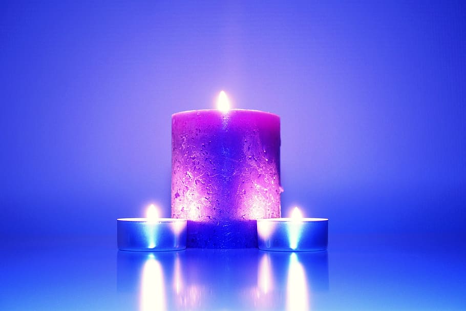 Three Lighted Candles, blur, bright, burn, burning, Candlelights HD wallpaper