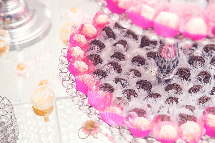 pastry, brigadier, party, sweet, dainty, chocolate, birthday HD wallpaper