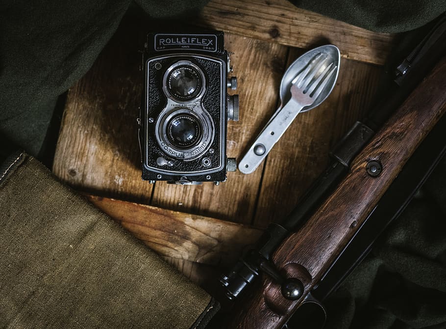 Gray and Black Rolleiflex Camera Beside Fork and Spoon Decor, HD wallpaper