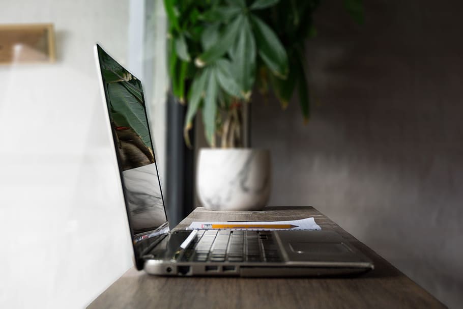 turned-off gray laptop computer on table, indoors, technology HD wallpaper