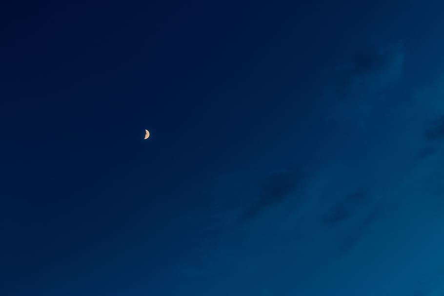 half moon, sky, space, night, beauty in nature, blue, low angle view HD wallpaper
