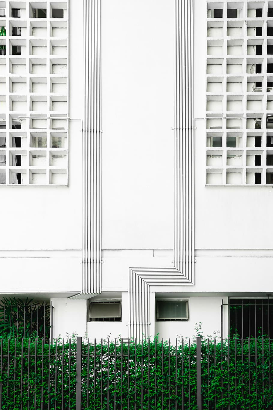 White Building, apartment, architectural design, architecture HD wallpaper