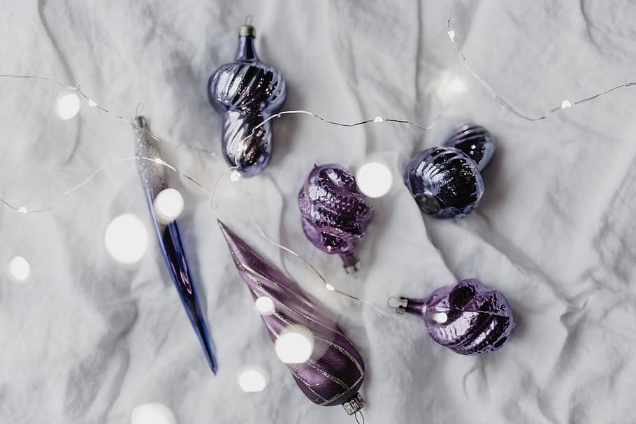 Pantone Ultra Violet Christmas Ornaments, minimal, clean, Christmas balls, HD wallpaper