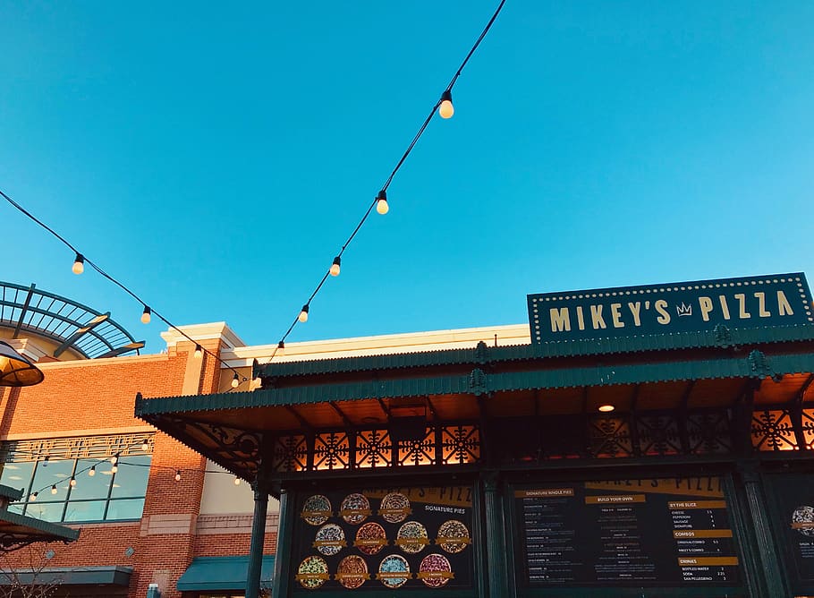 Mikey's Pizza store during daytime, building, outdoors, countryside
