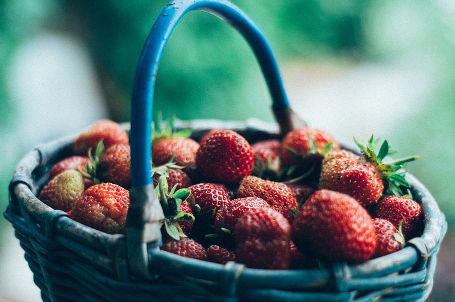 Close-Up Photography of Strawberries, 4k wallpaper, blur, delicious