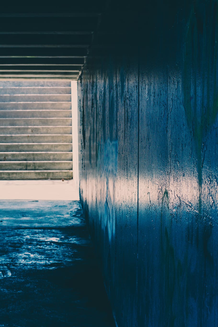 Gray Concrete Staircase View Front Inside Tunnel, architecture HD wallpaper
