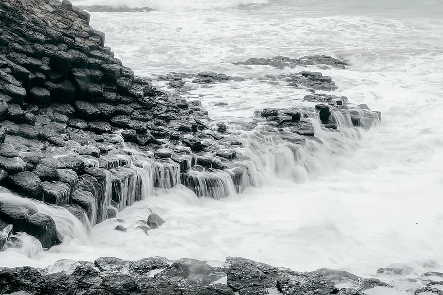 Grayscale of Body of Water, beach, black and white, flow, landscape HD wallpaper