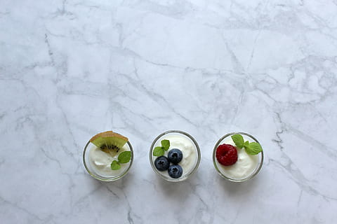 yogurt, berries, blueberry, raspberry, kiwi, blueberries, fruit HD wallpaper