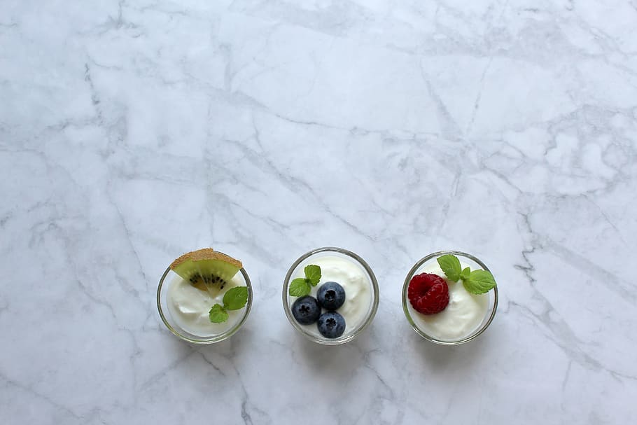 yogurt, berries, blueberry, raspberry, kiwi, blueberries, fruit HD wallpaper
