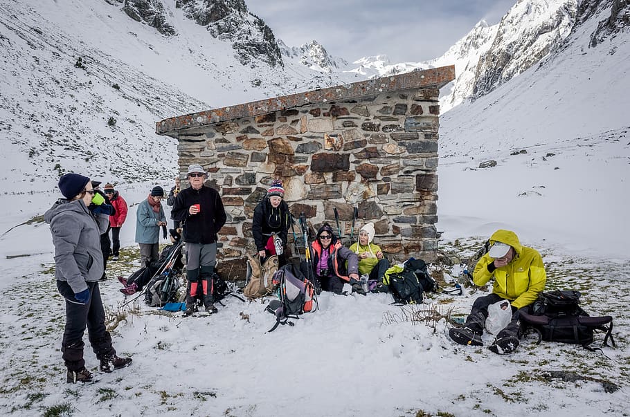 bouleste, pyrénées, mountain, snow, group, hiking, shelter HD wallpaper