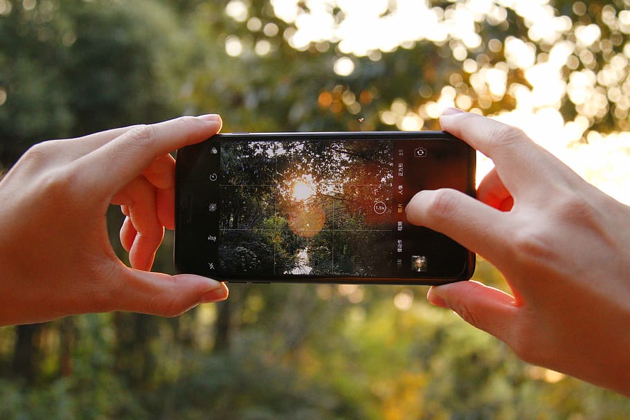 human hand, human body part, photography themes, holding, photographing HD wallpaper