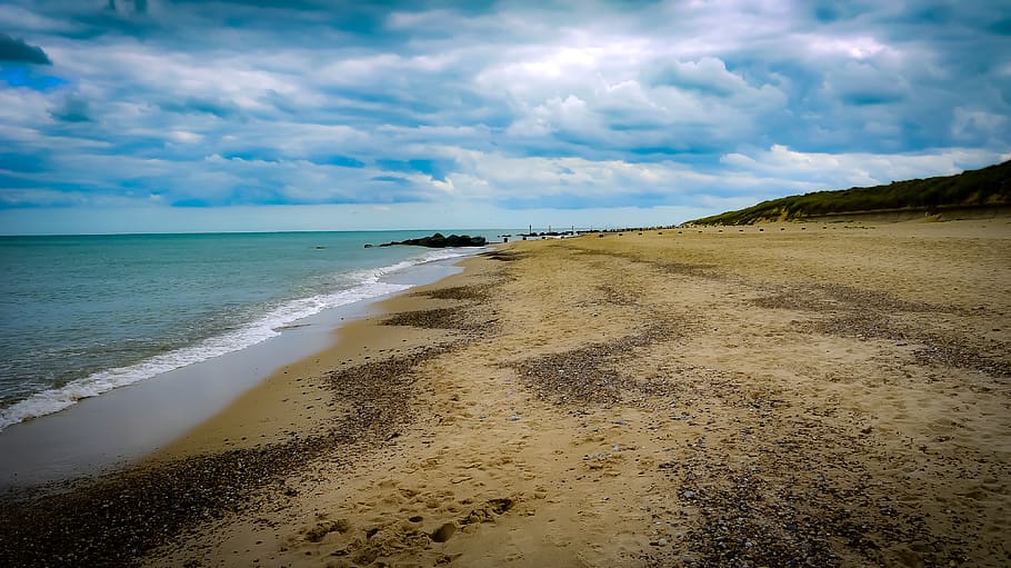 shore under cloudy sky, shoreline, water, nature, sea, outdoors HD wallpaper