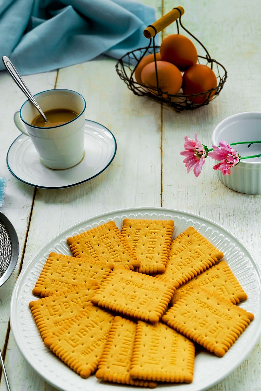 biscuits in plate, vietnam, food, hanoi, cornbread, blossom, flora, HD wallpaper