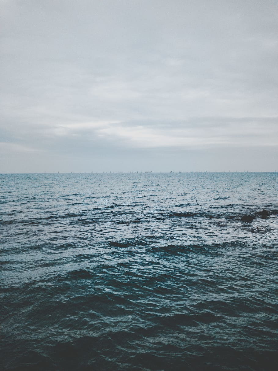 Ocean Under Cloudy Sky, adventure, beach, clouds, explore, horizon HD wallpaper