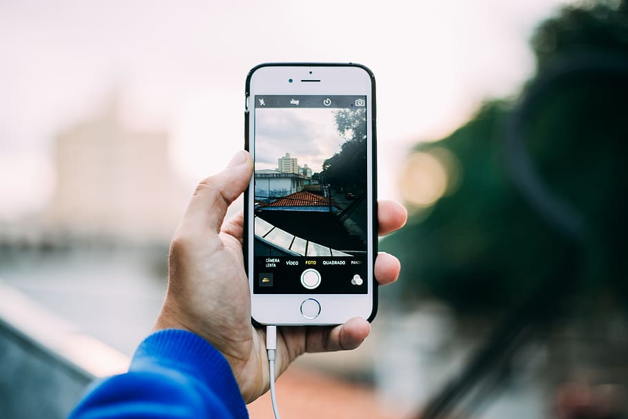 Person Holding Iphone 6 Outdoor, camera, hand, photo, photography HD wallpaper