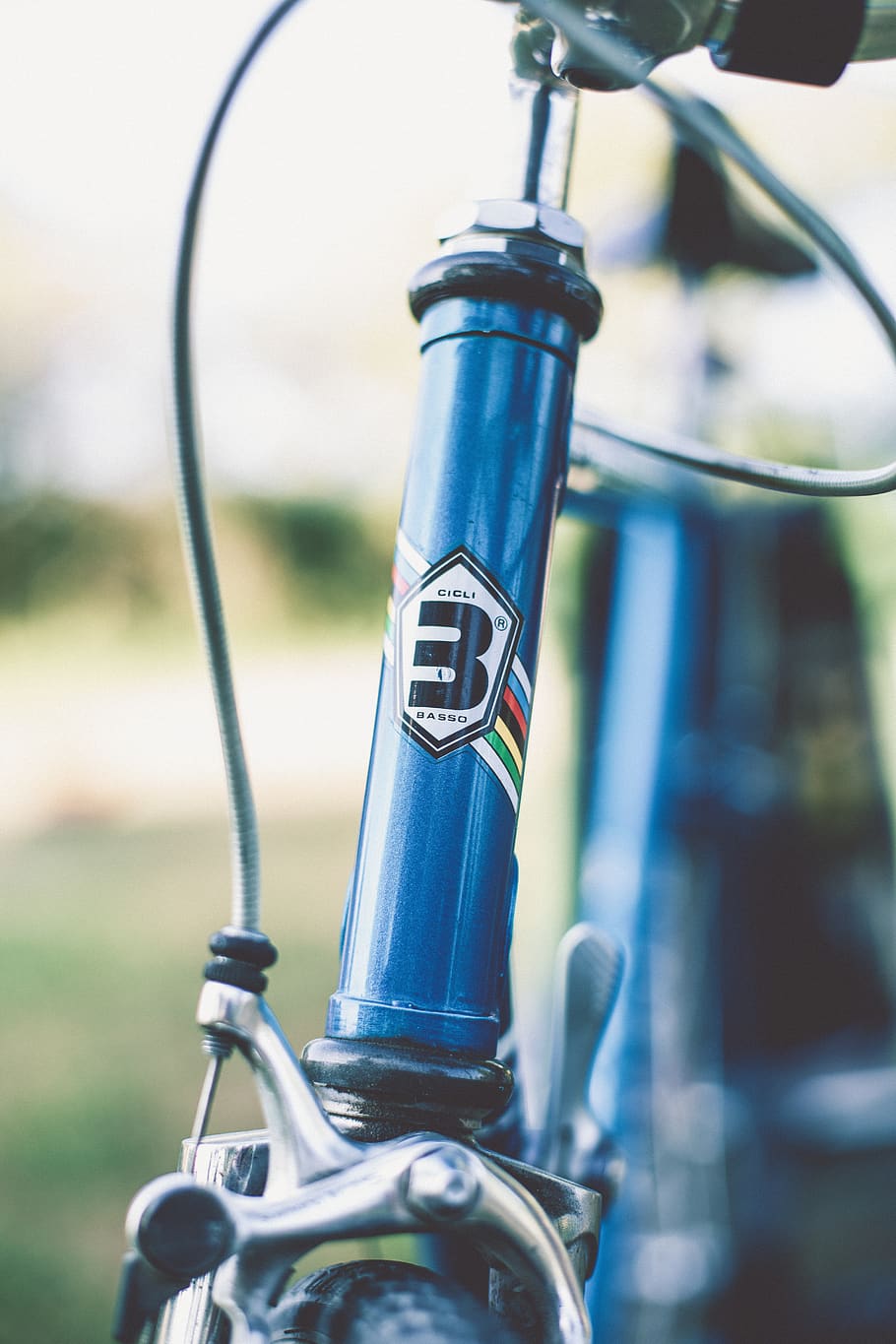 blue bicycle, focus on foreground, day, close-up, metal, no people HD wallpaper