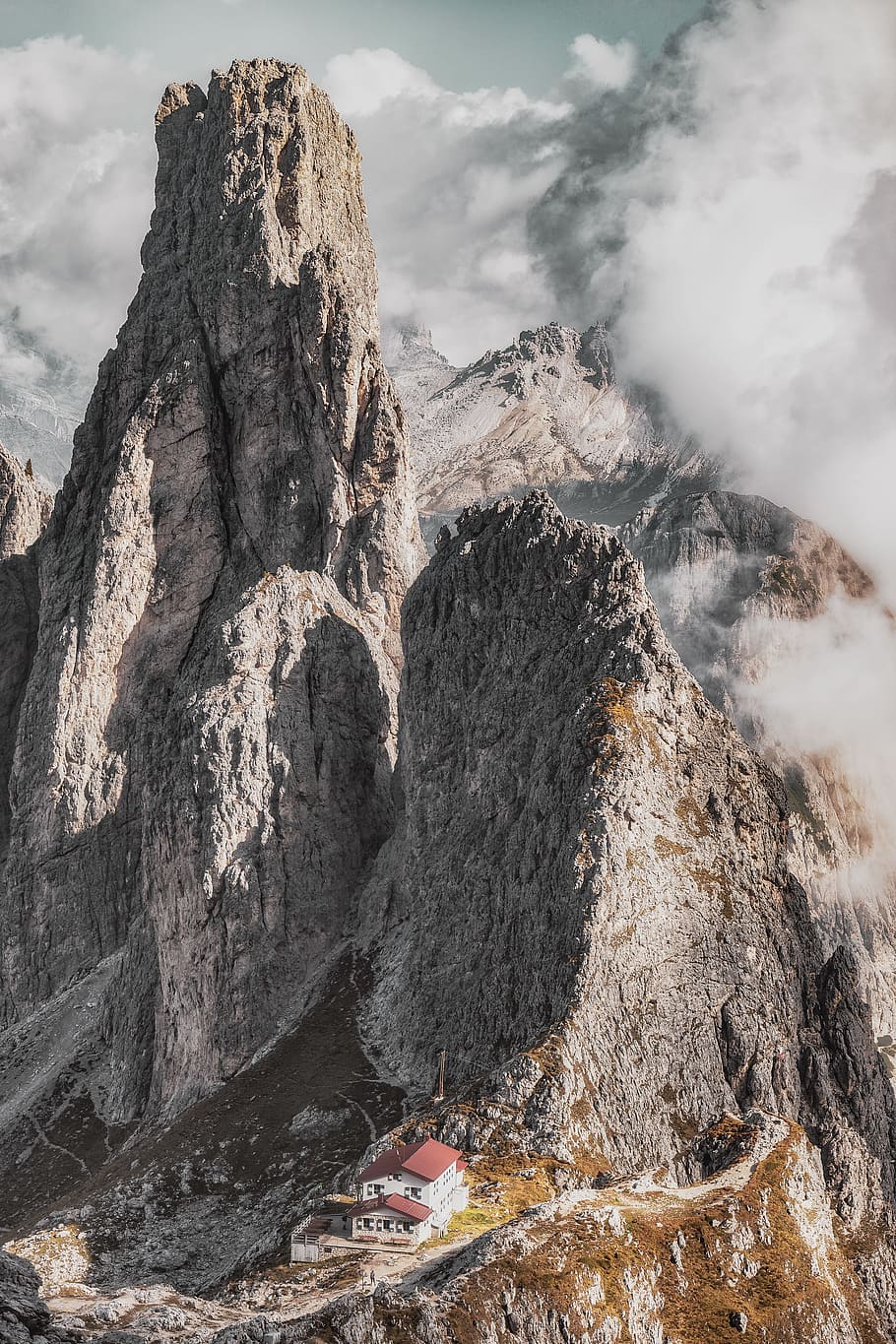 house by mountains during daytime, building, cloud, architecture HD wallpaper