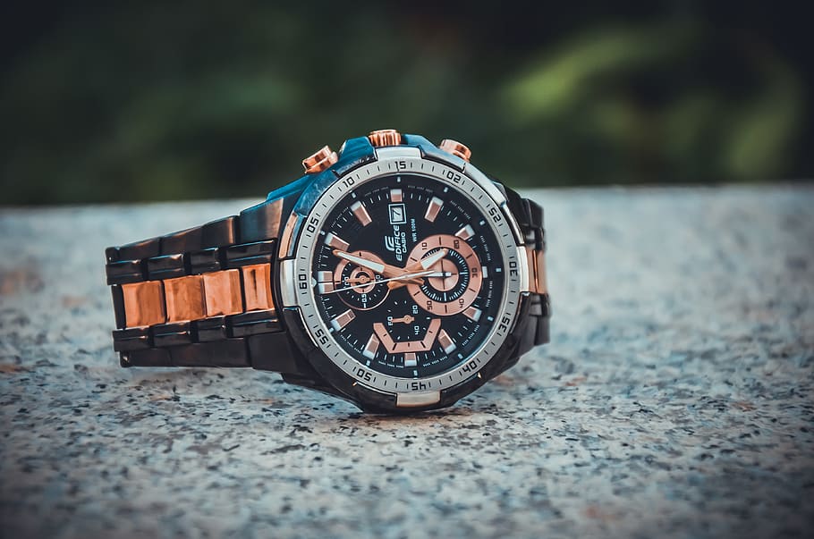 Close-Up Photo of Wristwatch, blur, brass, bronze, clock, depth of field HD wallpaper