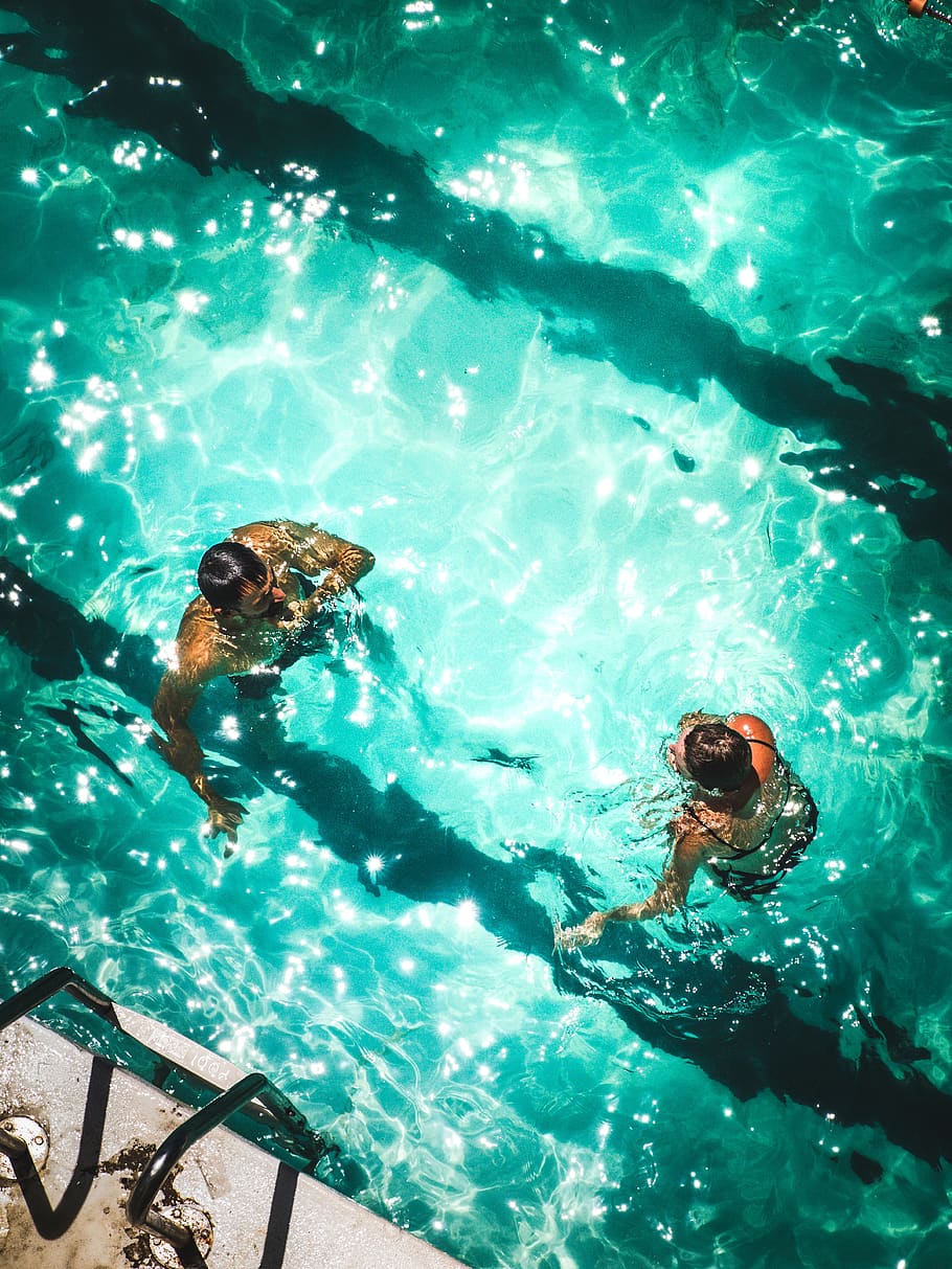 swimming, pool, blue, water, people, man, woman, couple, sunny HD wallpaper