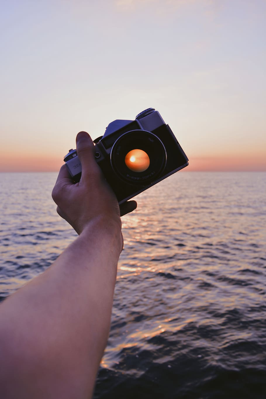 hand, sea, waves, sunrise, sunshine, vsco, nature, nature wallpapers HD wallpaper