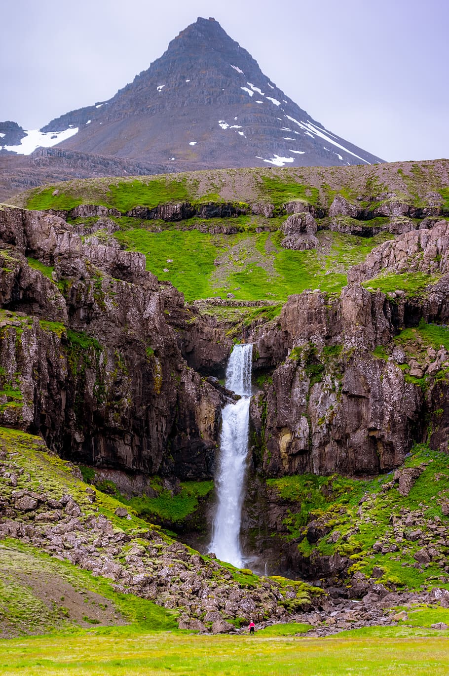 nature, green, grass, mountain, trek, hike, climb, water, falls HD wallpaper