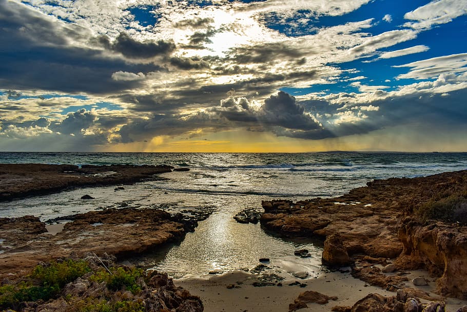 beach, sea, waves, horizon, scenery, sky, clouds, nature, sunlight HD wallpaper