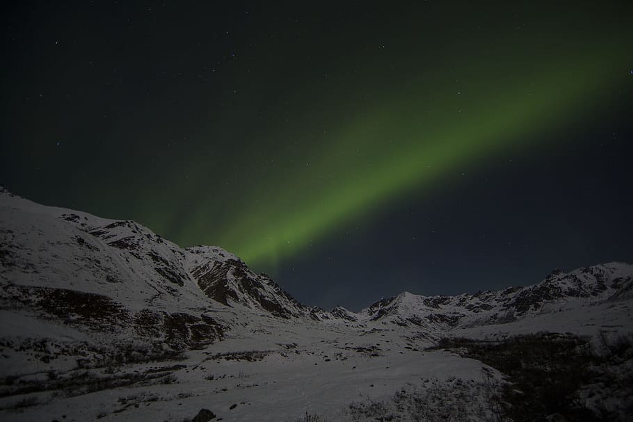 snow capped mountain under aurora lights, ridge, range, night HD wallpaper