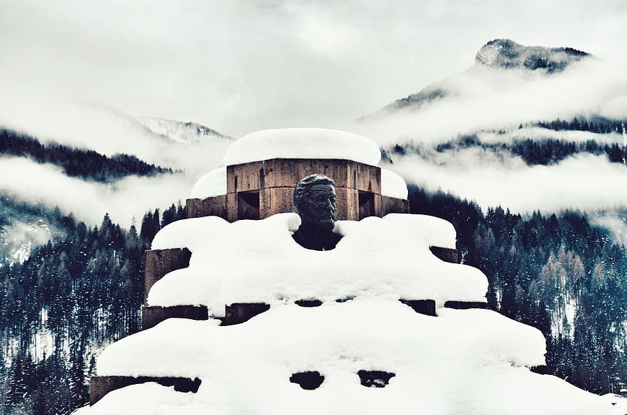 Snow Covered Monument, clouds, cold, daylight, zing, frost, frosty HD wallpaper