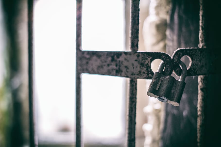 padlock, window bars, closed, windows, no entry, locked, focus on foreground HD wallpaper