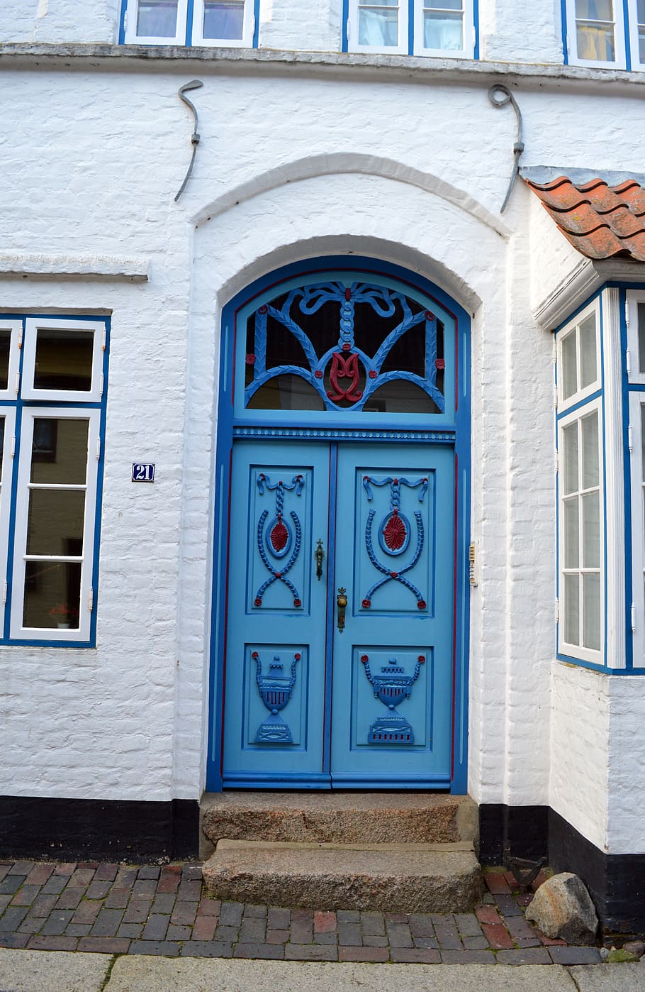 husum, door, blue, input, building, old, house, facade, exterior HD wallpaper