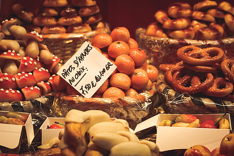 food, bread, cracker, shop, bakery, pretzel, market, christmas HD wallpaper