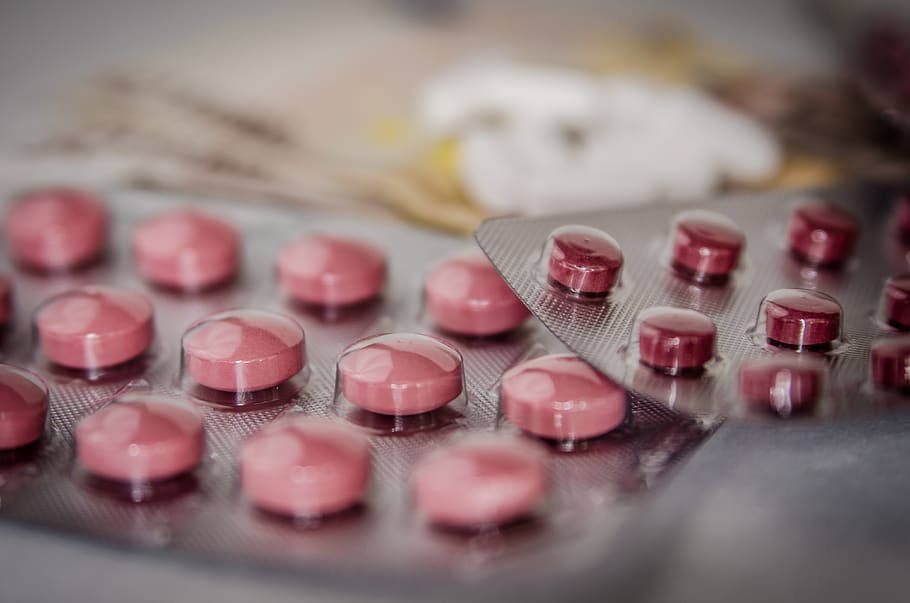 Pink Round Medication Pills, macro, medicine, tablet, selective focus HD wallpaper