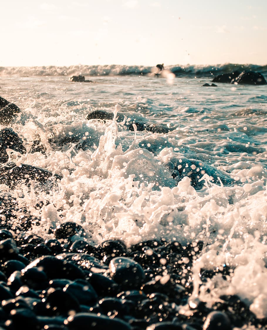 sea wave under clear sky, water, motion, splashing, sport, beauty in nature HD wallpaper