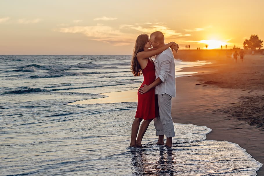 Couple Kissing on Beach during Golden Hour, dawn, girl, in love, HD wallpaper