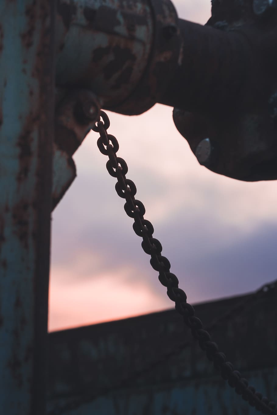 depth, telephoto, chain, rust, dawn, sunset, no people, metal HD wallpaper