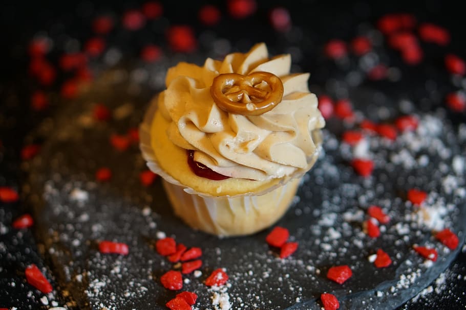 cupcake, peanut, coffee time, eat, chick, benefit from, enjoy HD wallpaper