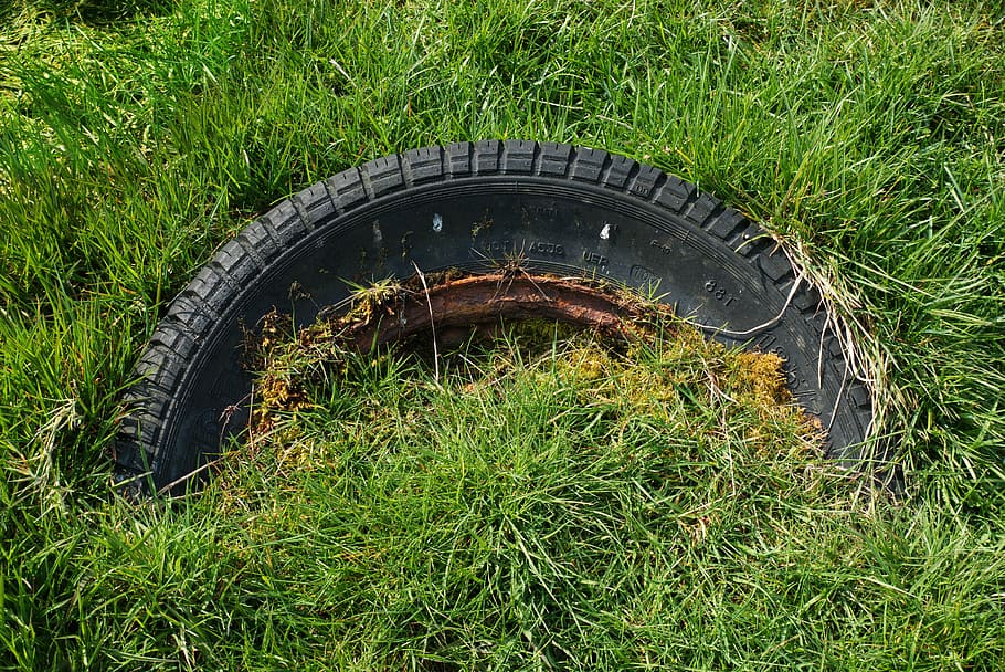 tyre, tire, old, grass, wheel, abandoned, dumped, rust, decay, HD wallpaper