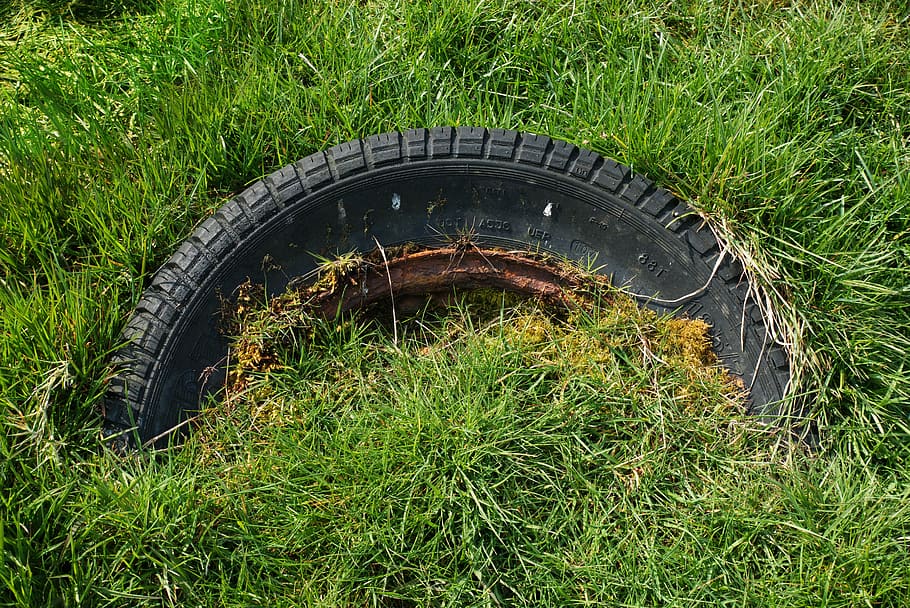 tyre, tire, old, grass, wheel, abandoned, dumped, rust, decay HD wallpaper