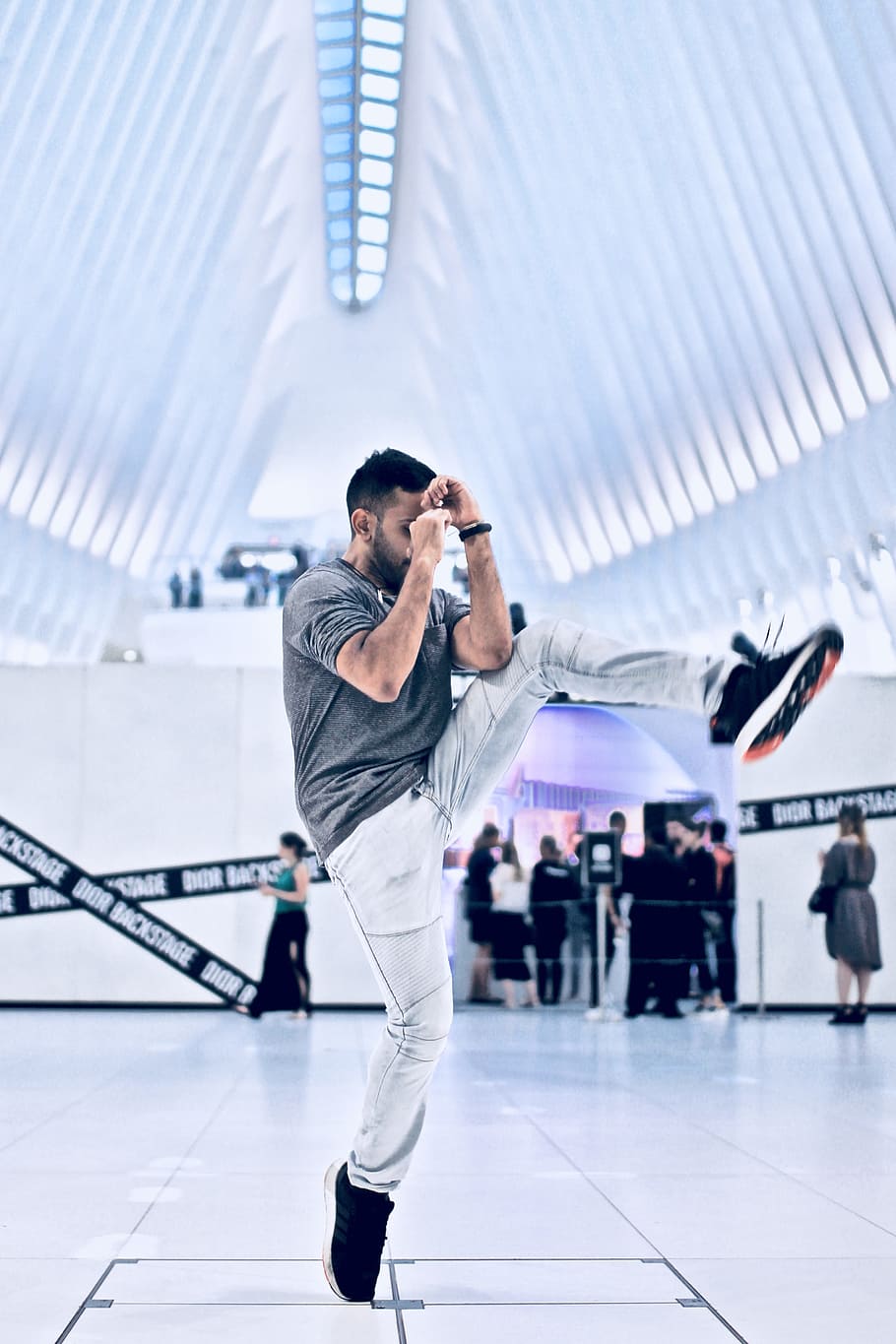 man standing tip toe, athletic, white, kick, new york, world trade center HD wallpaper